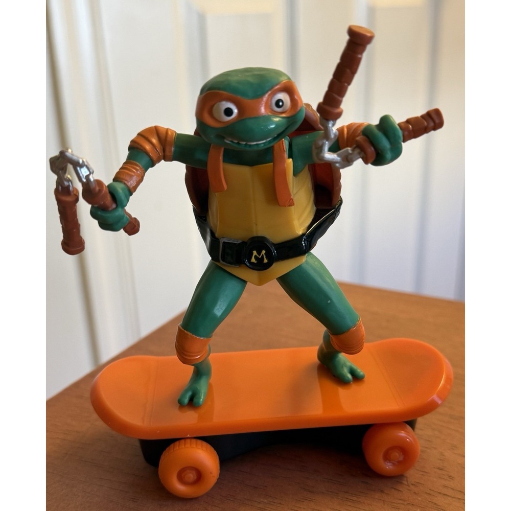 Teenage Mutant Ninja Turtles Mayhem Sewer Shredders Mikey Figure Skateboard Toy